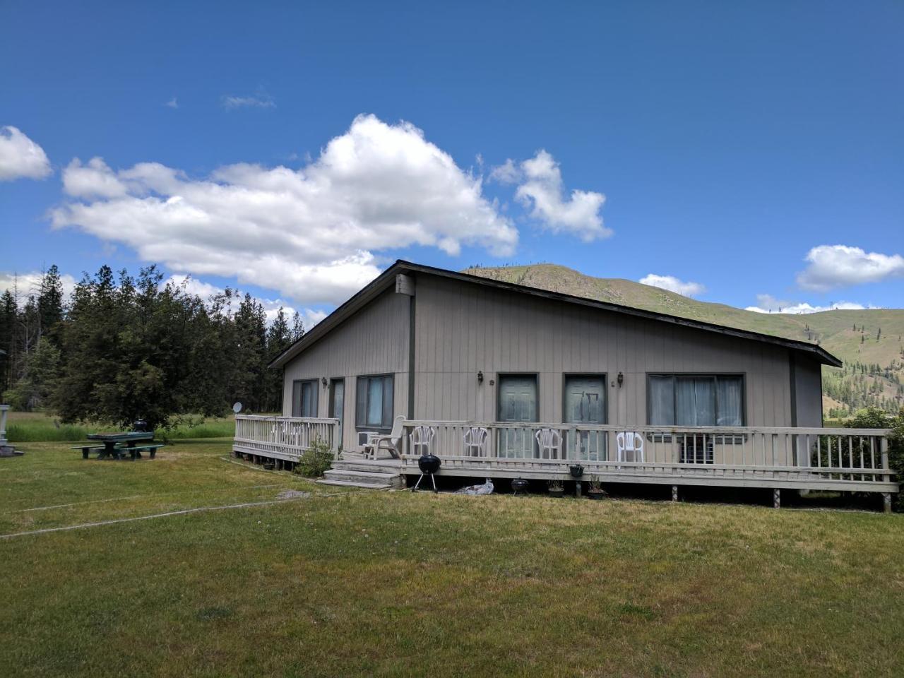 Rock Creek Mercantile & Motel Clinton Zewnętrze zdjęcie